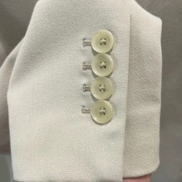 Express - Picture 3 of 6